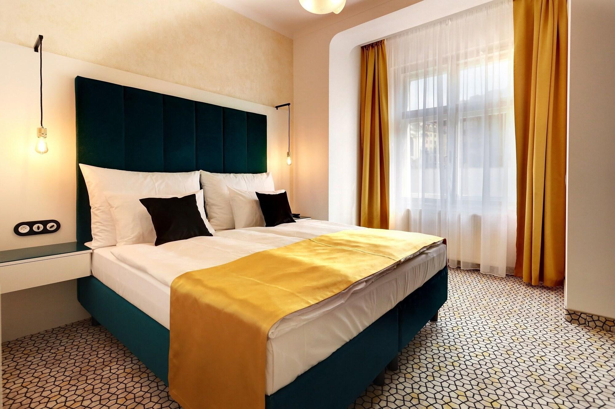 Art Deco Wolker By Astoria Hotel & Medical Spa Κάρλοβι Βάρι Εξωτερικό φωτογραφία