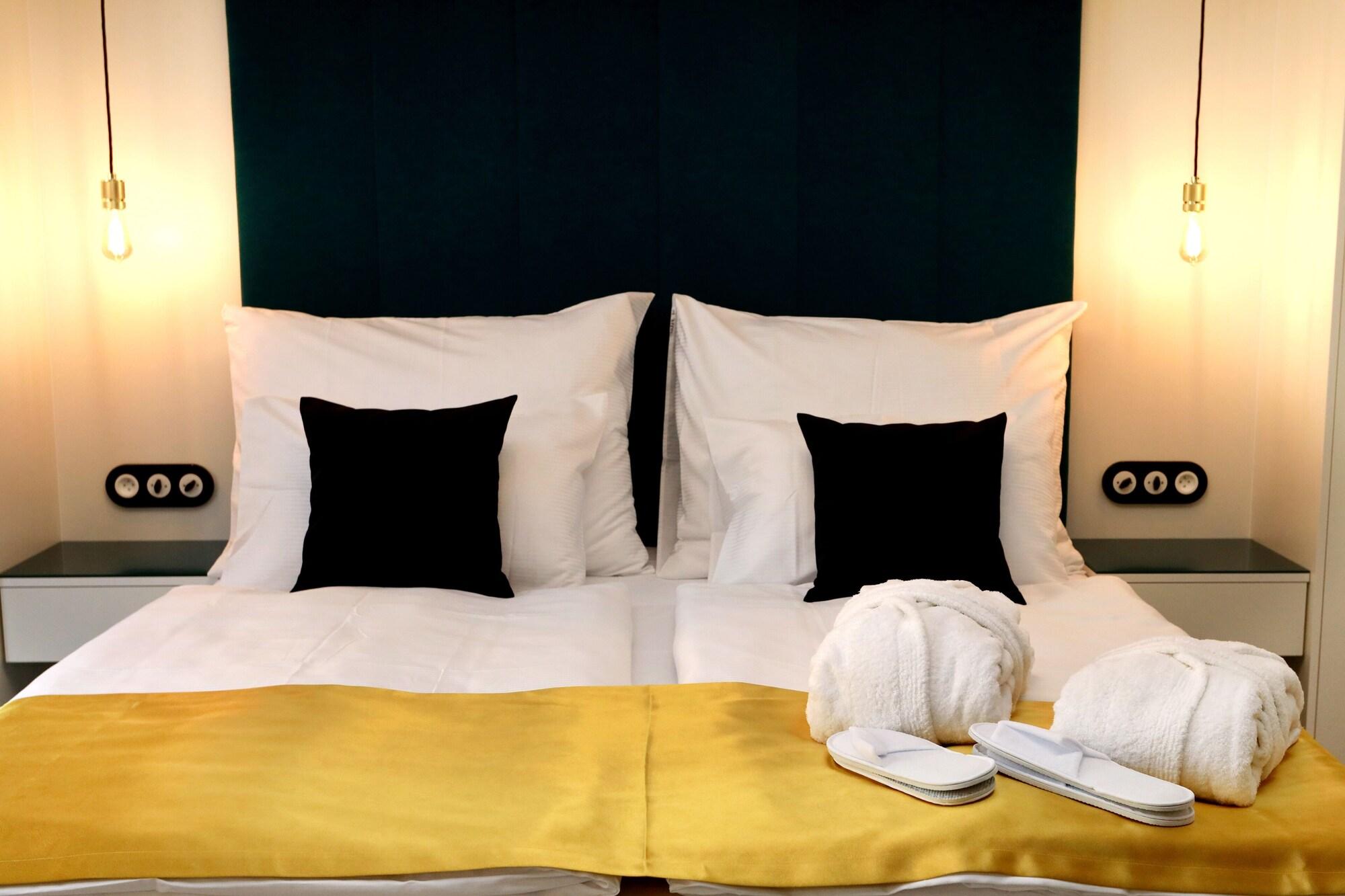 Art Deco Wolker By Astoria Hotel & Medical Spa Κάρλοβι Βάρι Εξωτερικό φωτογραφία