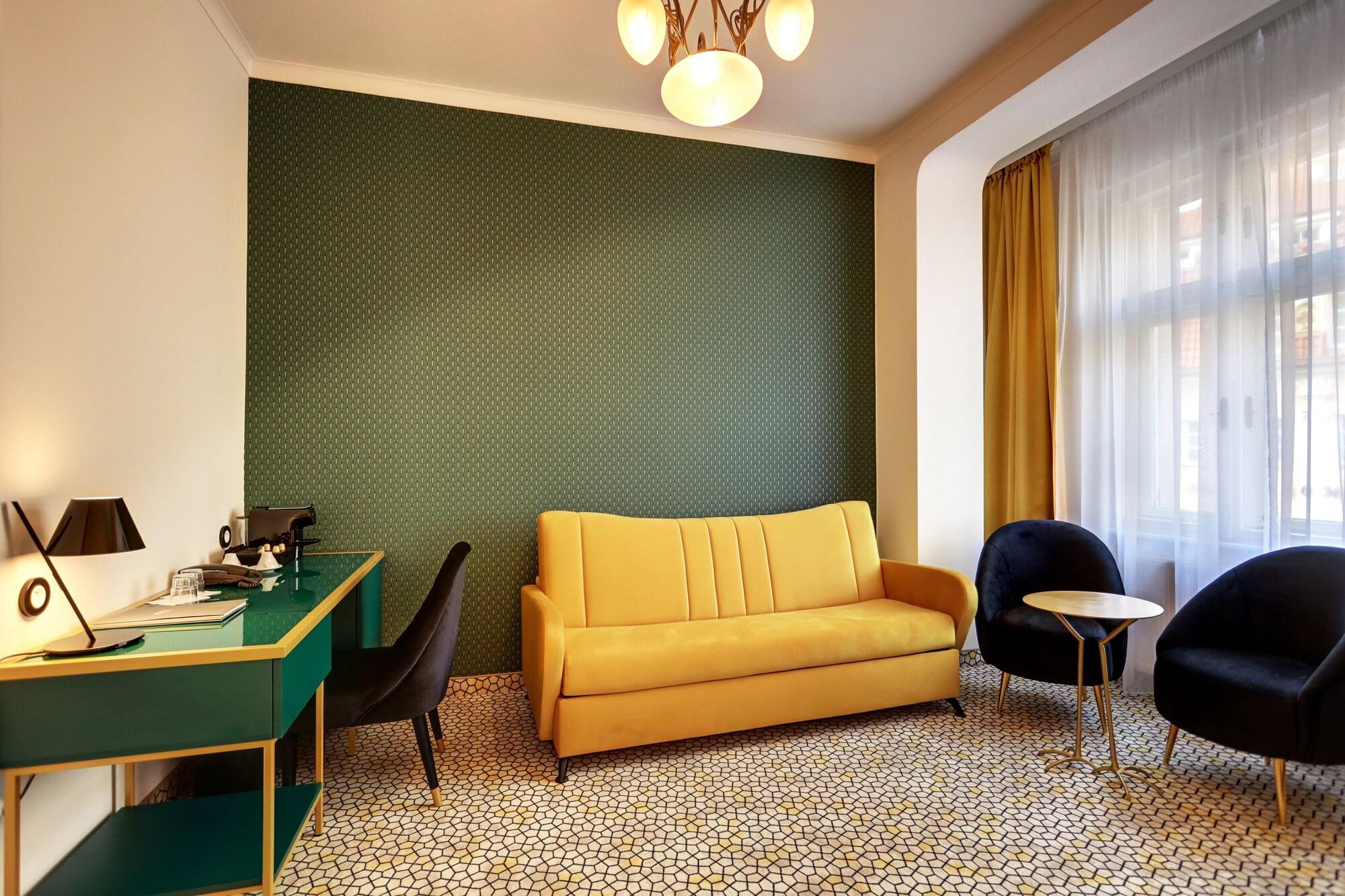 Art Deco Wolker By Astoria Hotel & Medical Spa Κάρλοβι Βάρι Εξωτερικό φωτογραφία