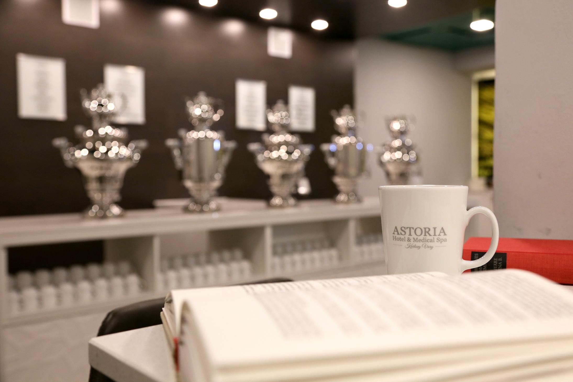 Art Deco Wolker By Astoria Hotel & Medical Spa Κάρλοβι Βάρι Εξωτερικό φωτογραφία