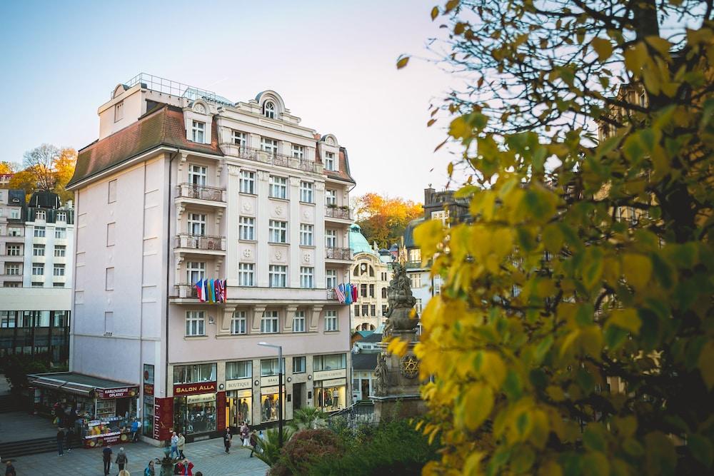 Art Deco Wolker By Astoria Hotel & Medical Spa Κάρλοβι Βάρι Εξωτερικό φωτογραφία